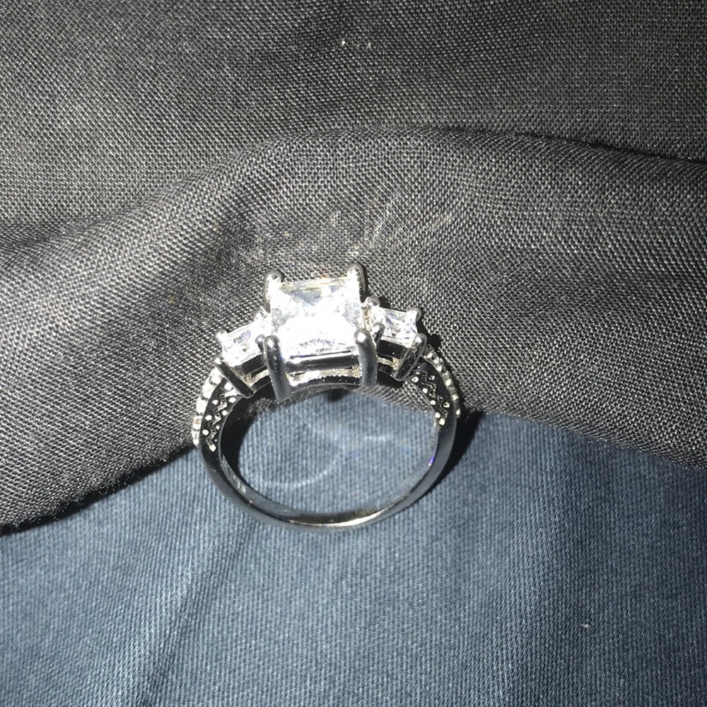 Woman’s 3 big stone Diamond ring